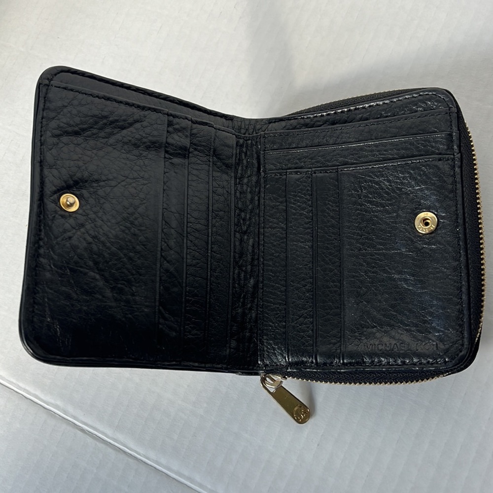Michael Kors women’s wainscott bifold wallet - Picture 4 of 6
